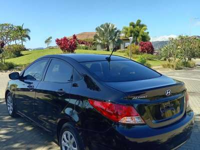 Hyundai Accent - Image 3