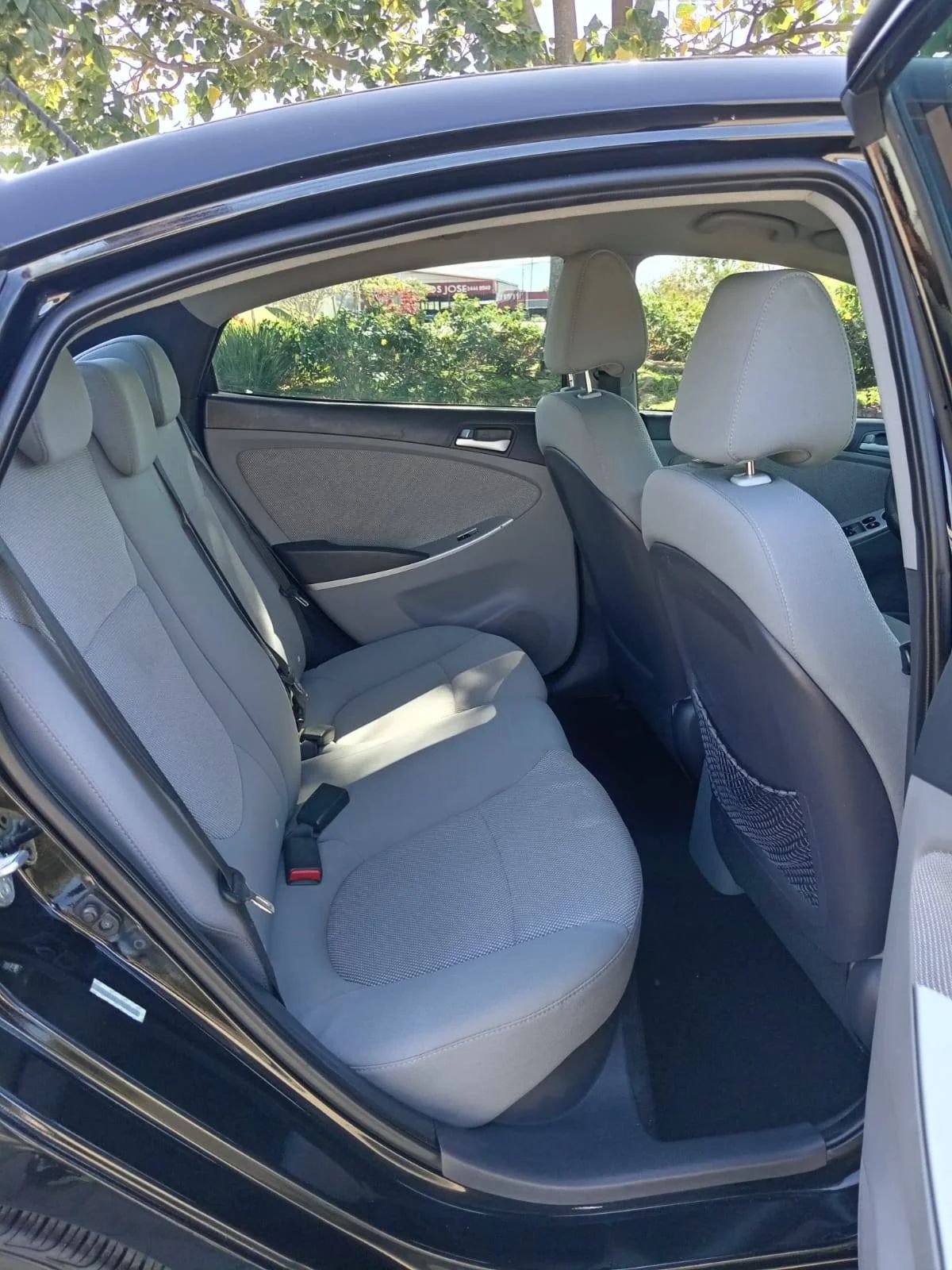 Hyundai Accent - Image 10