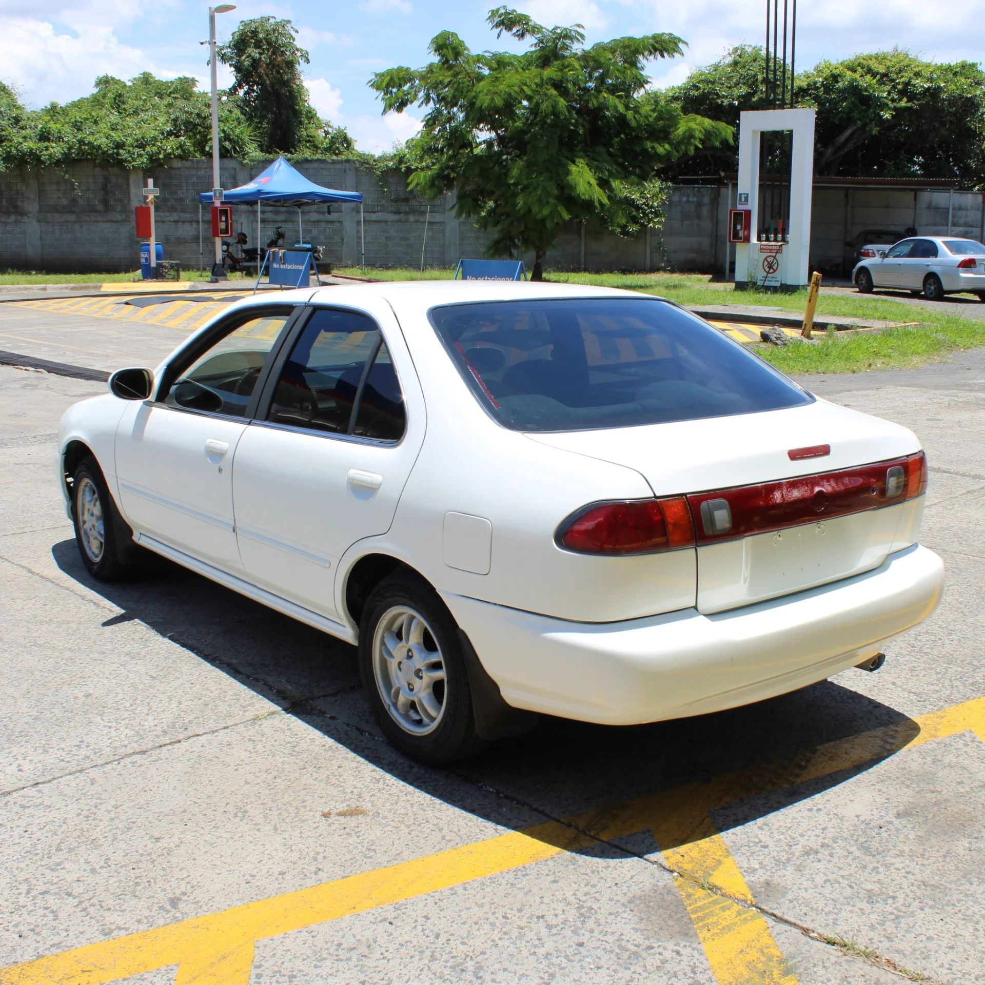 Nissan Sentra - Image 6