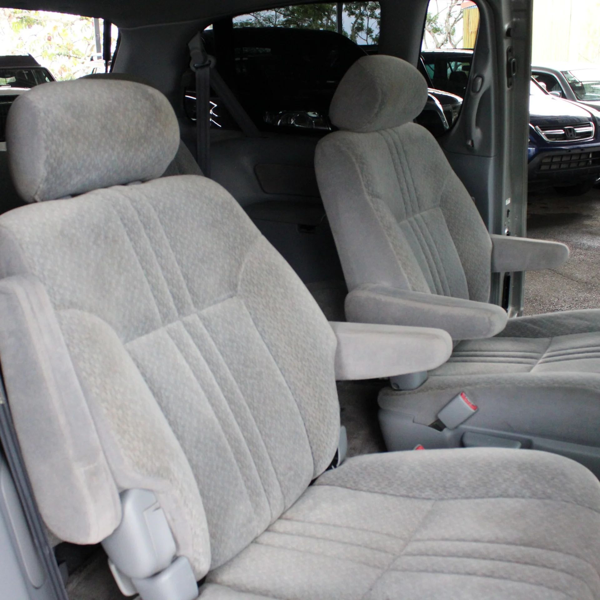 Toyota Sienna - Image 2