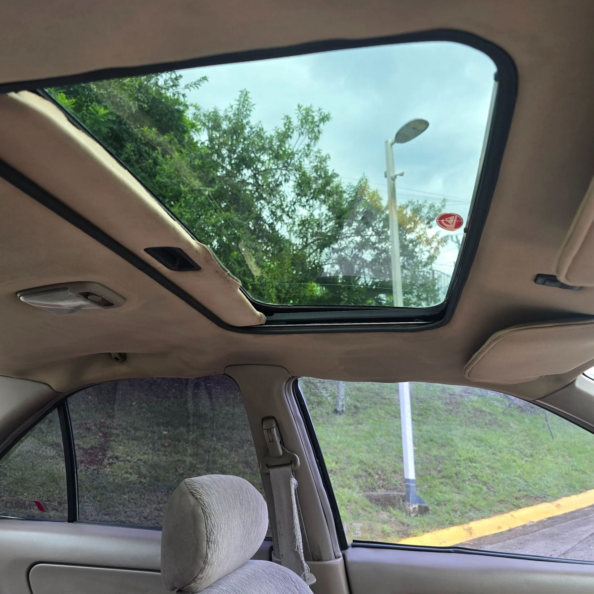 Nissan Sentra - Image 4