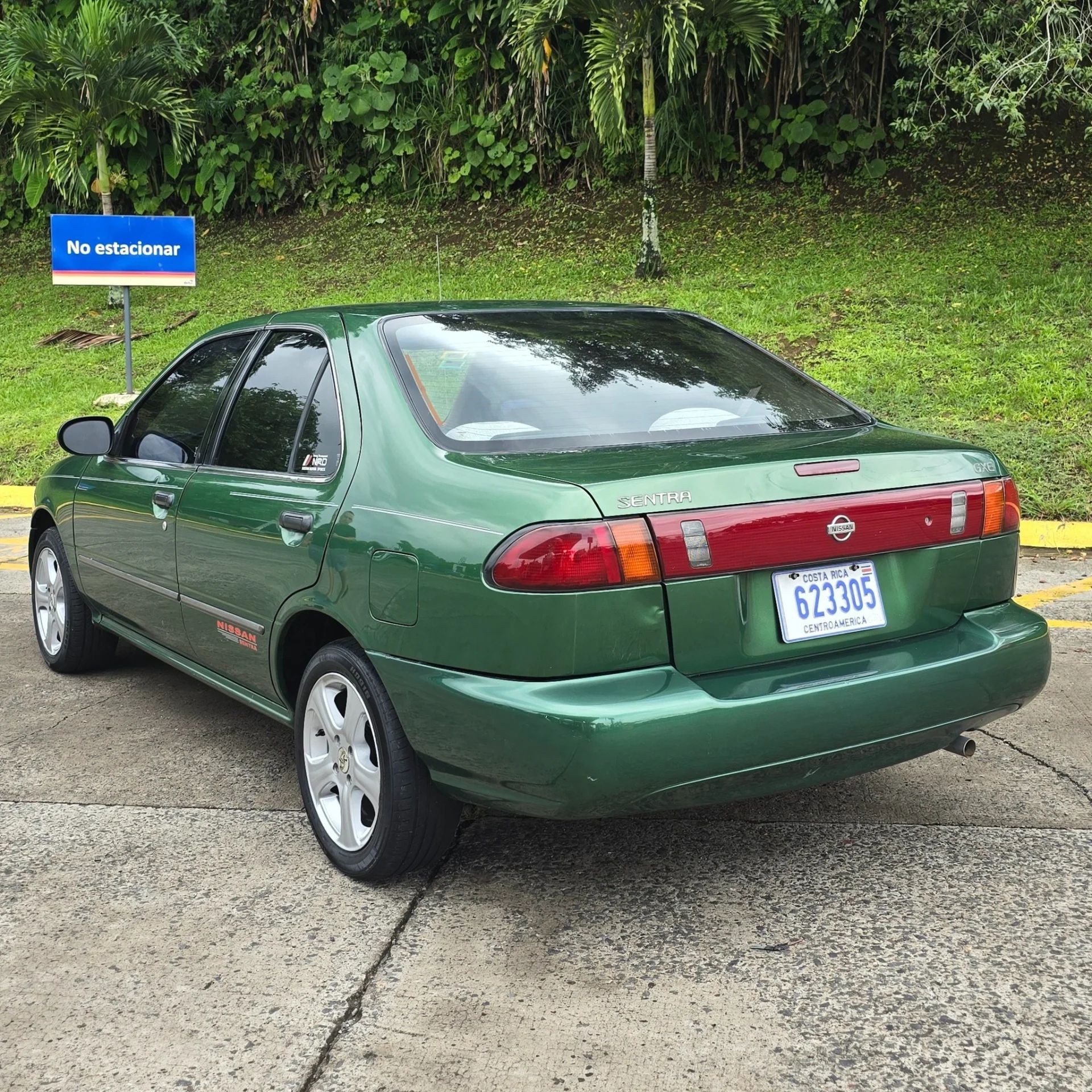 Nissan Sentra - Image 6