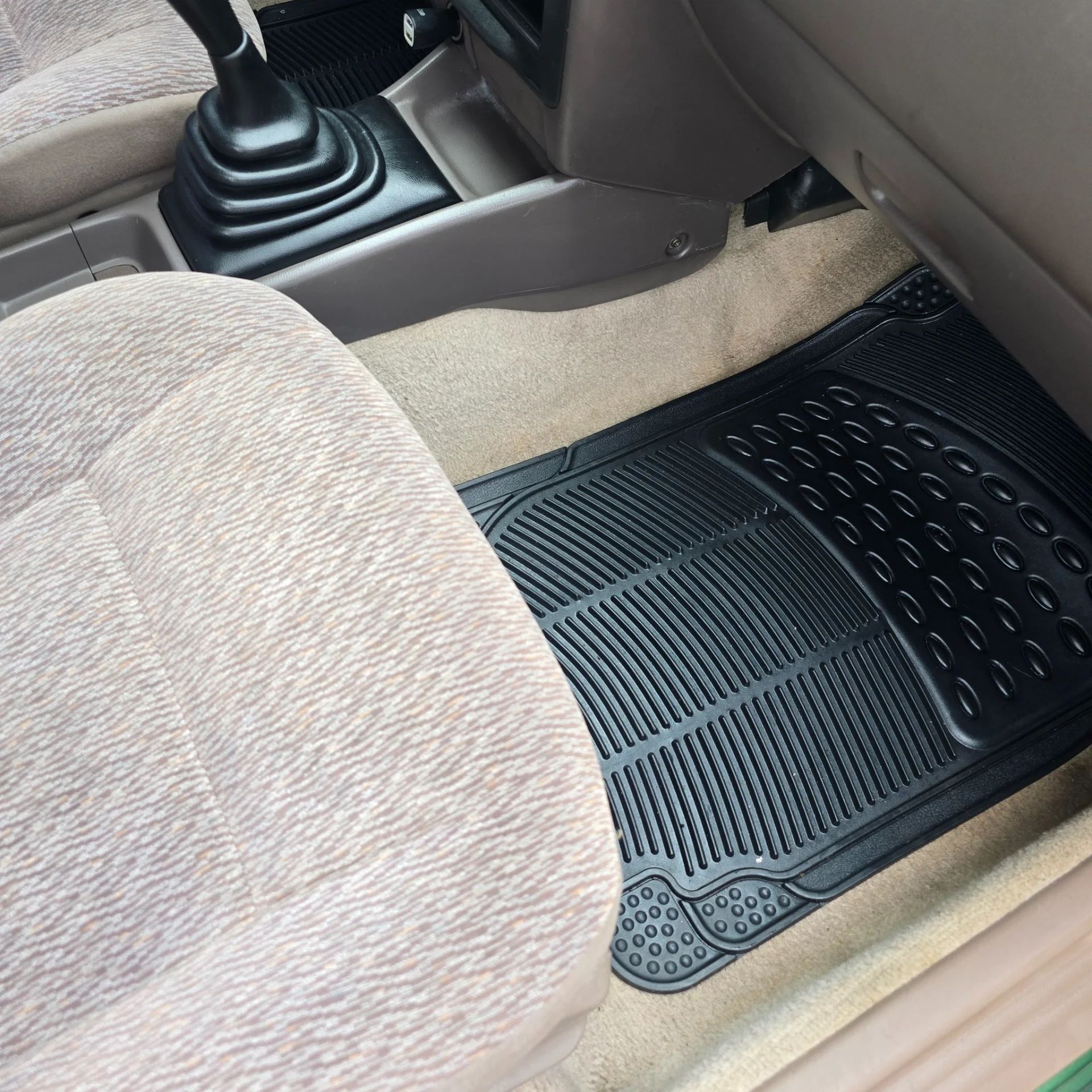 Nissan Sentra - Image 7