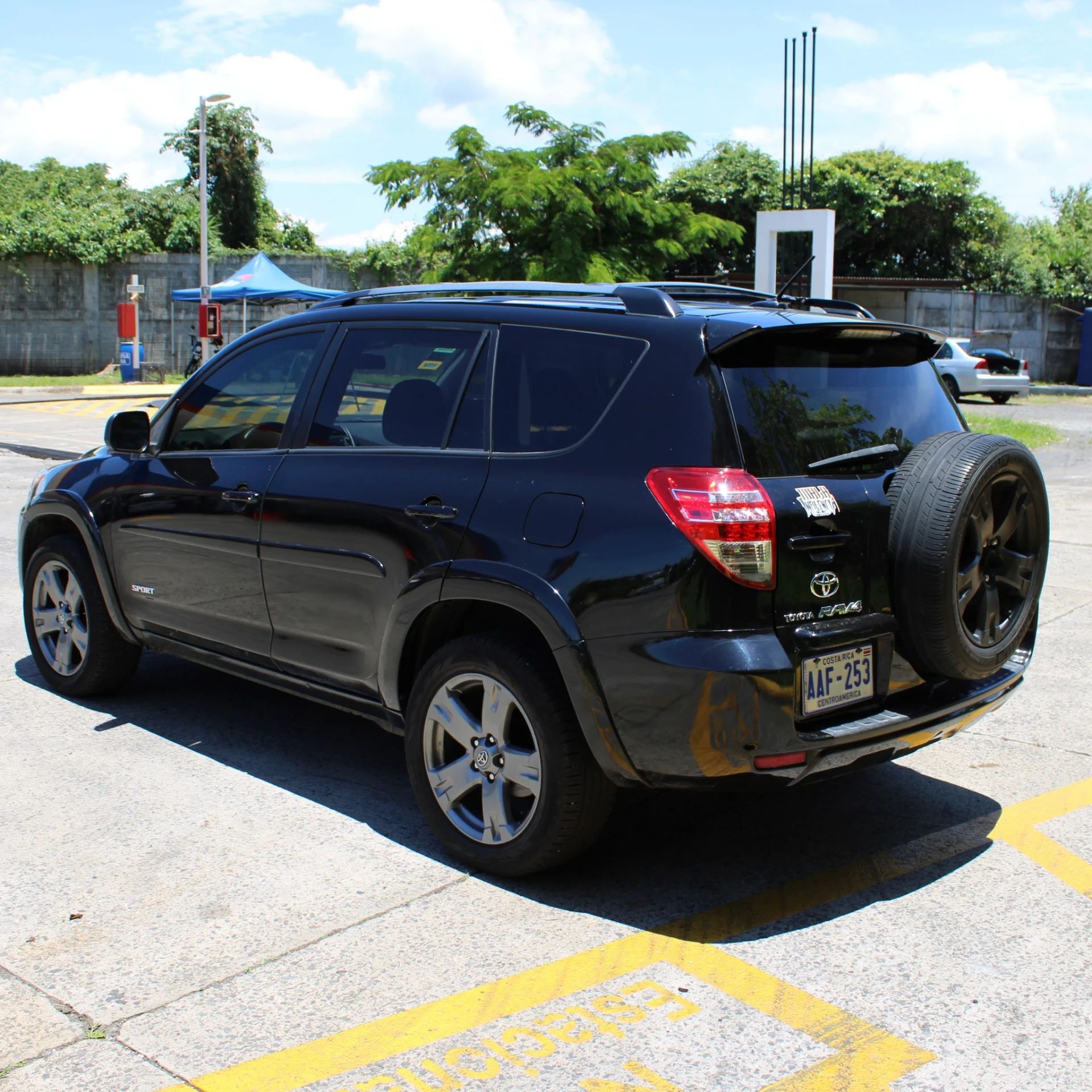 Toyota RAV4 - Image 6