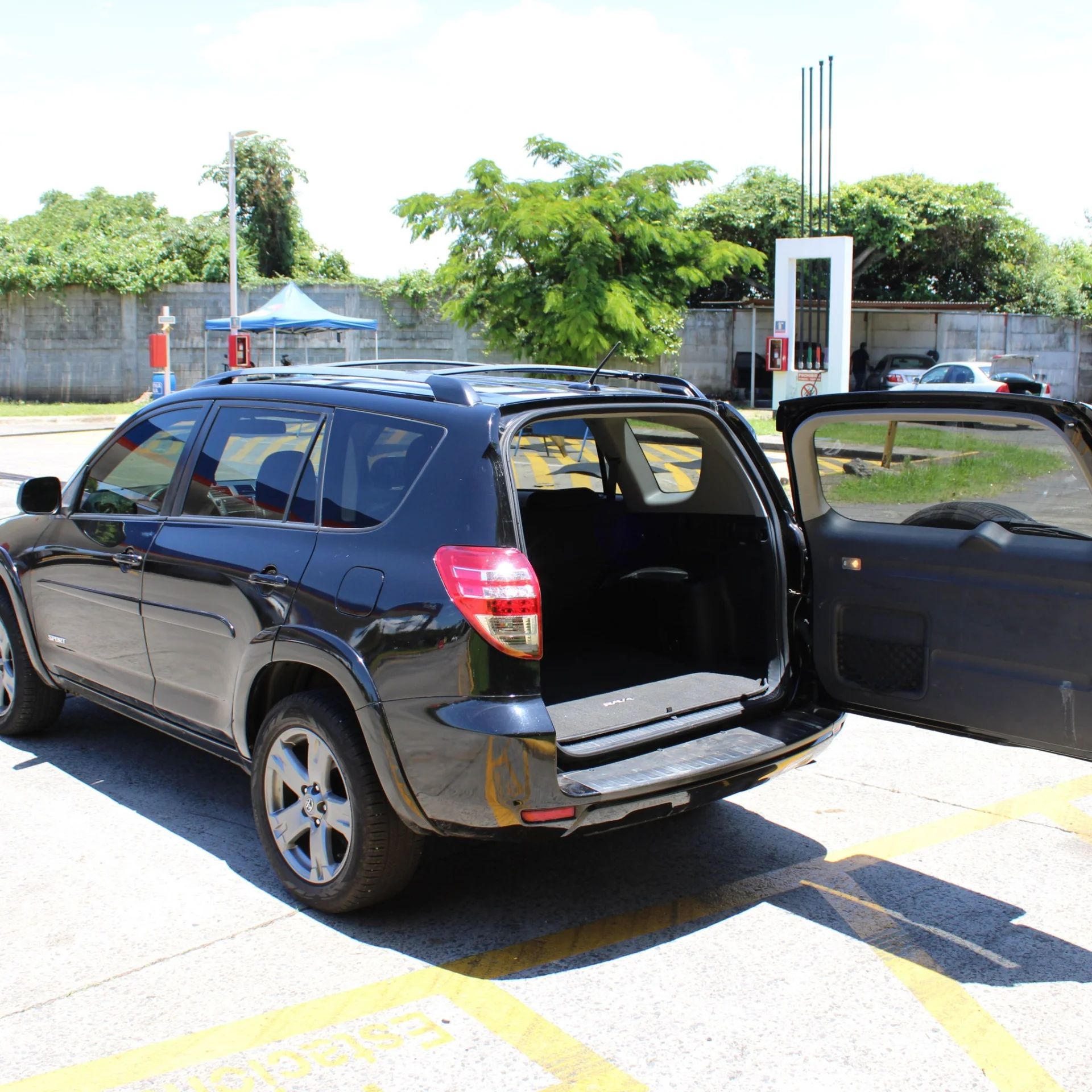 Toyota RAV4 - Image 9