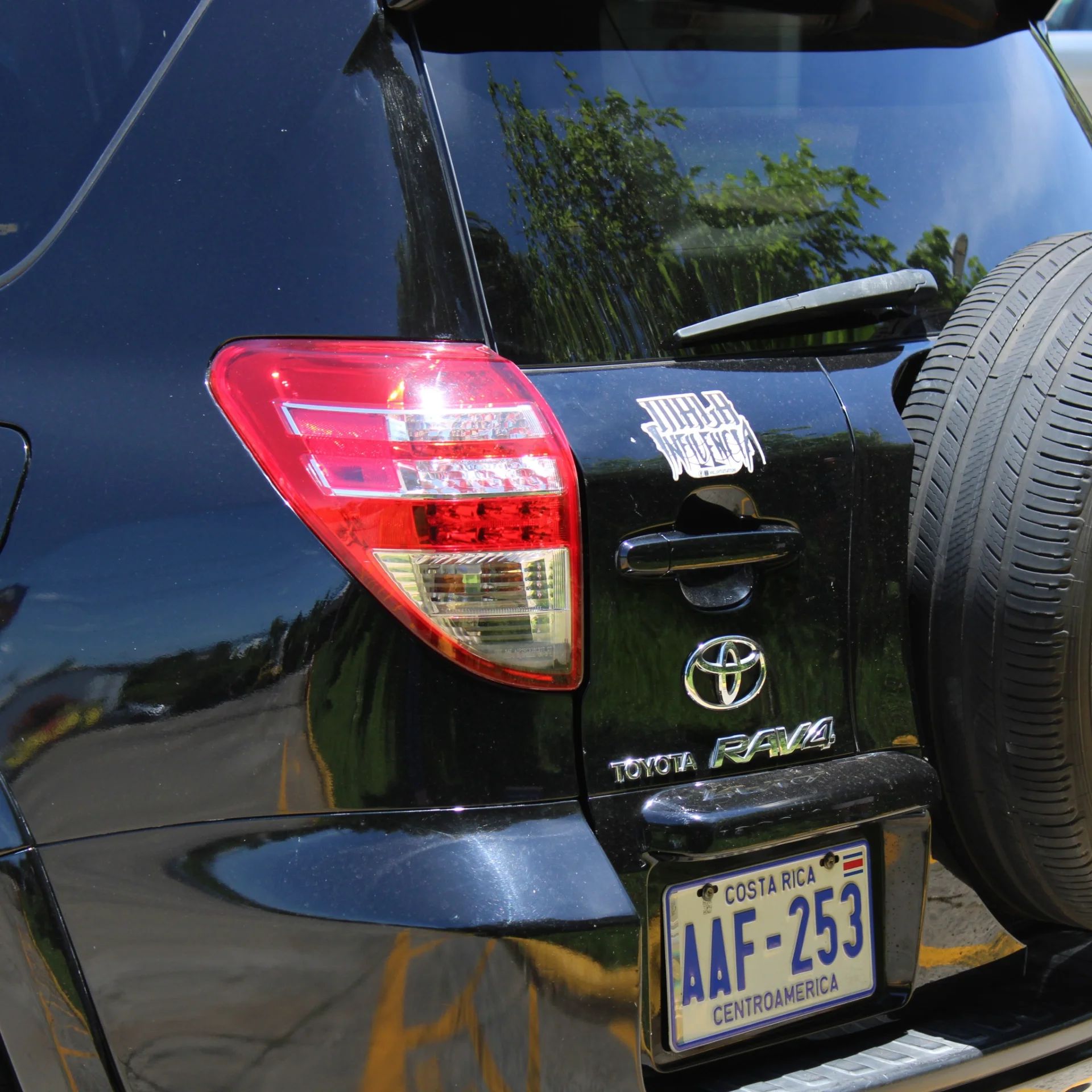 Toyota RAV4 - Image 10