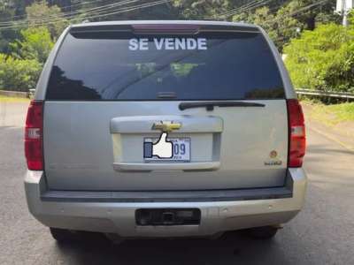 Chevrolet Suburban - Image 2