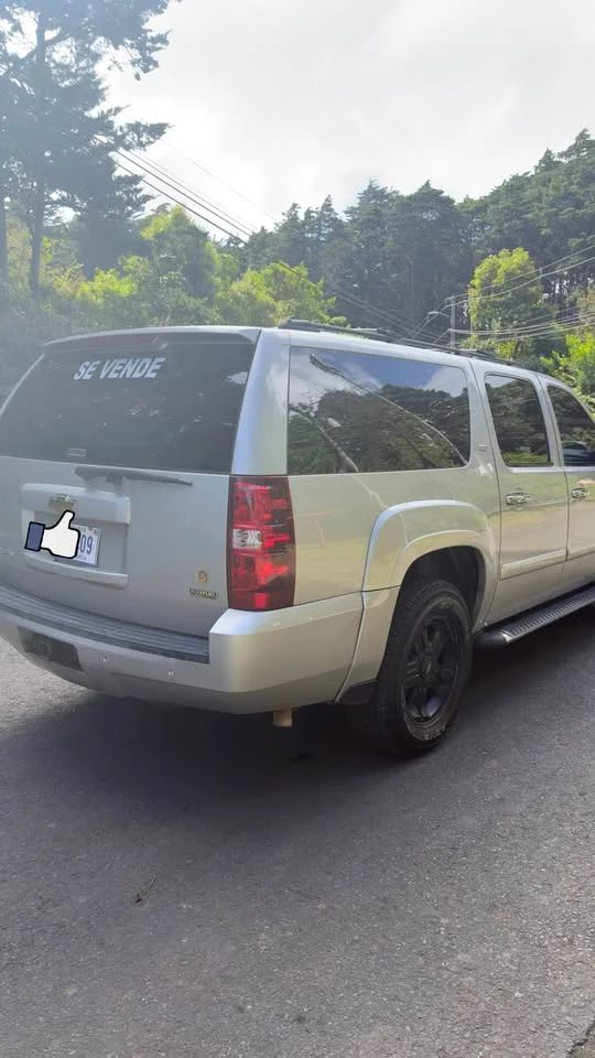 Chevrolet Suburban - Image 5