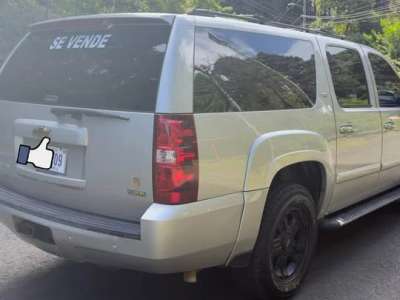 Chevrolet Suburban - Image 5