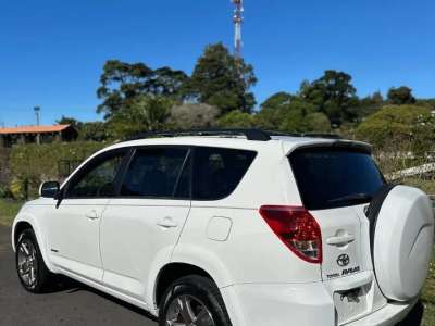 Toyota RAV4 - Image 2