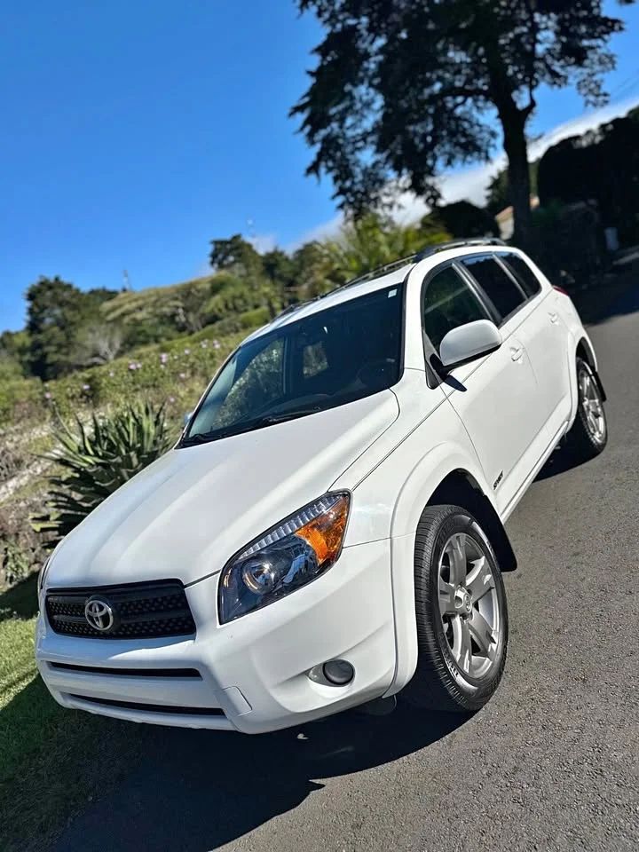 Toyota RAV4 - Image 4