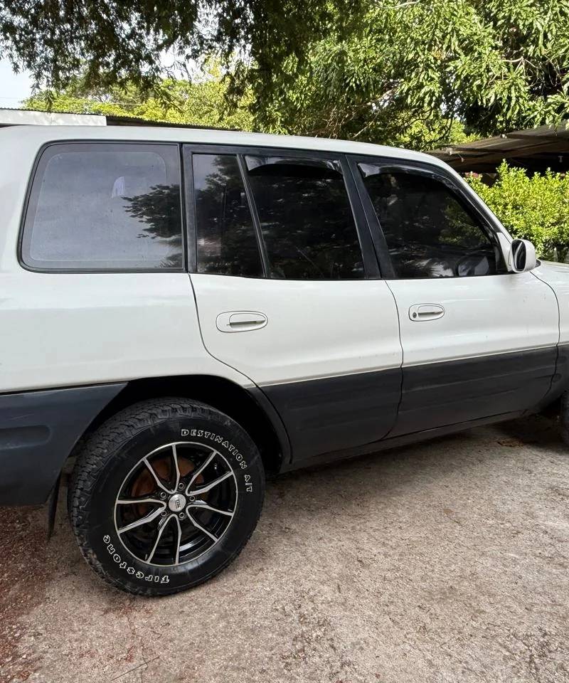 1999 Toyota RAV4