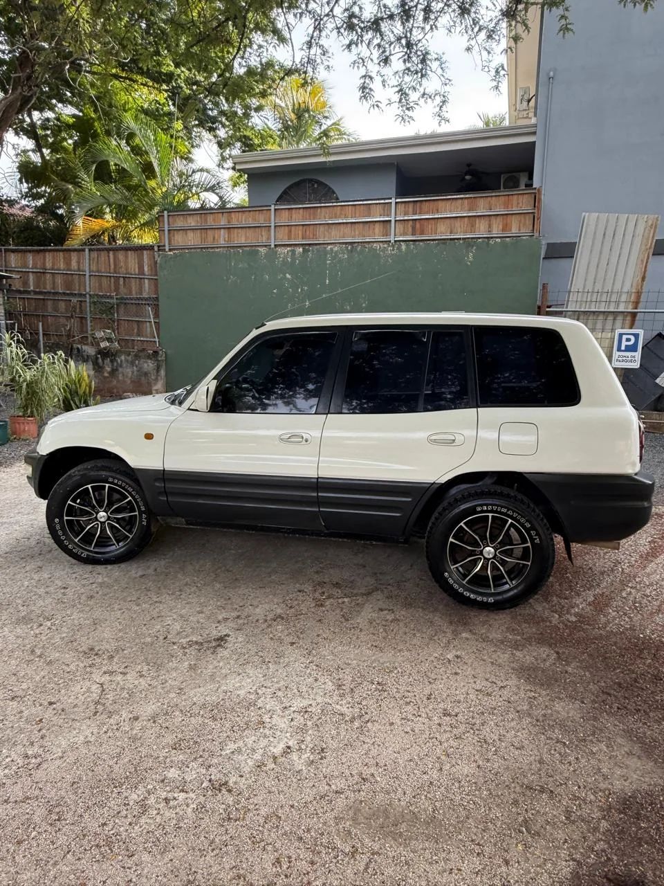 Toyota RAV4 - Image 3