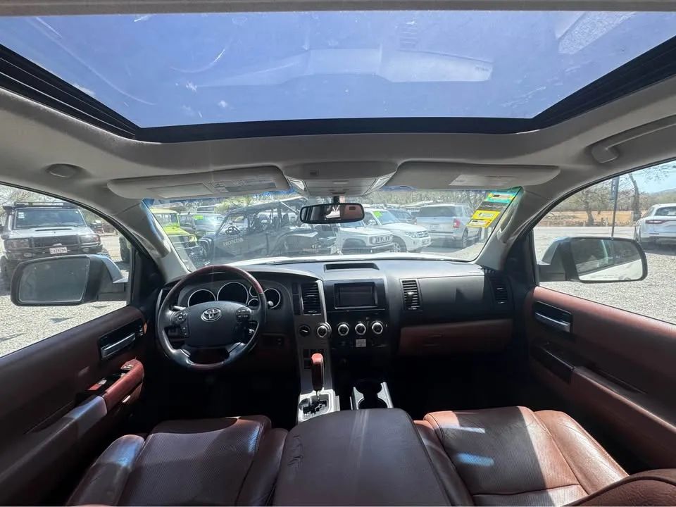 Toyota Sequoia - Image 3