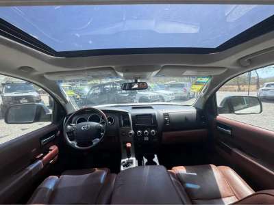 Toyota Sequoia - Image 3