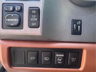 Toyota Sequoia - Image 4