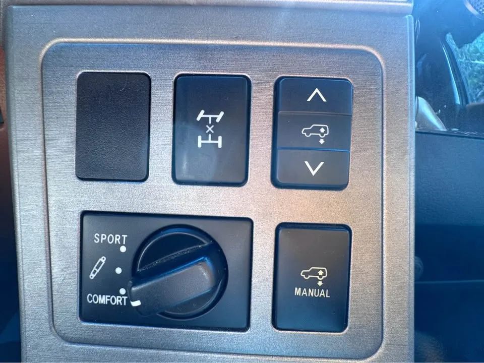 Toyota Sequoia - Image 6