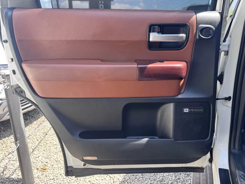 Toyota Sequoia - Image 9