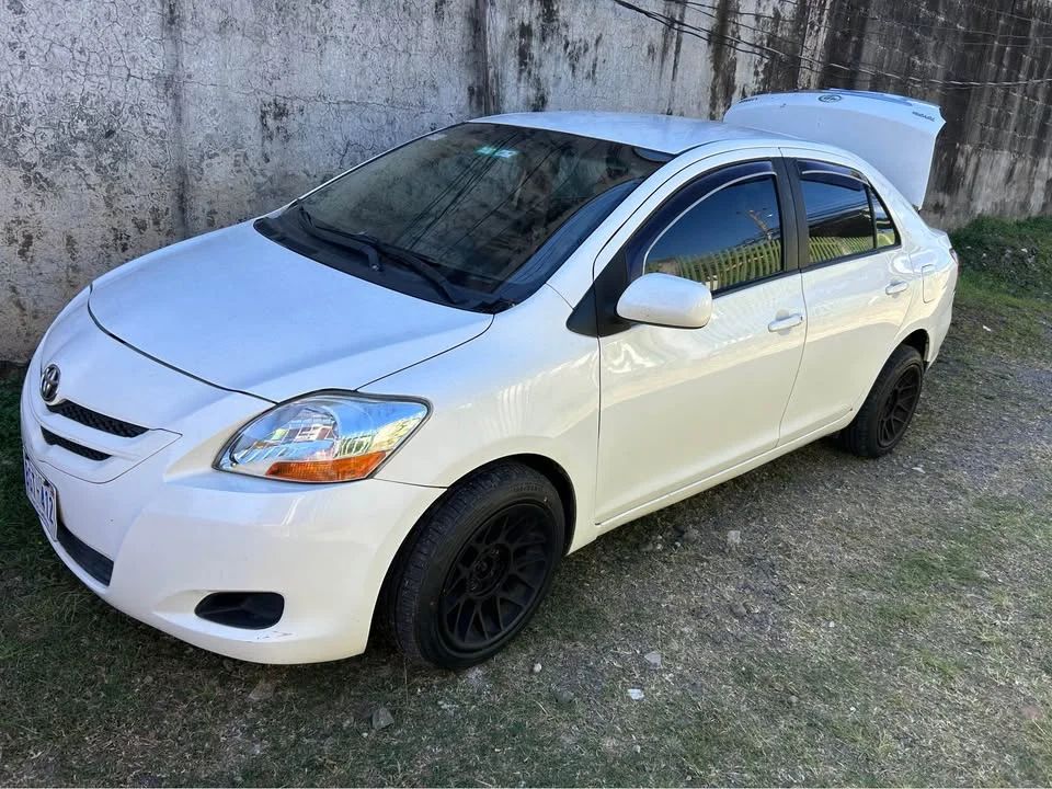 Toyota Yaris - Image 2