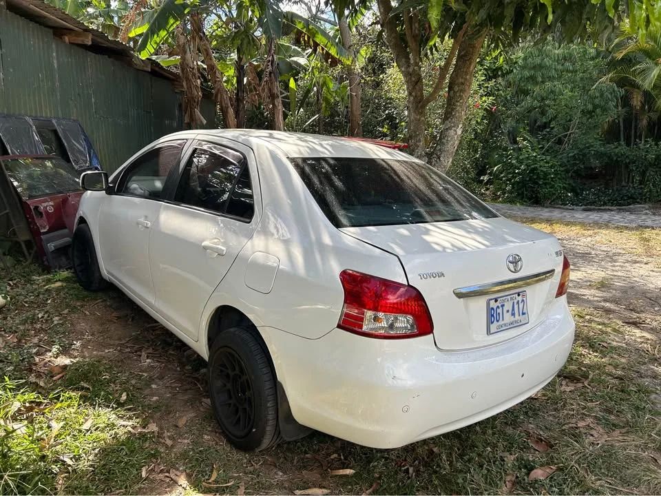 Toyota Yaris - Image 3