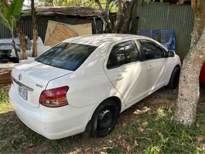 Toyota Yaris - Image 5