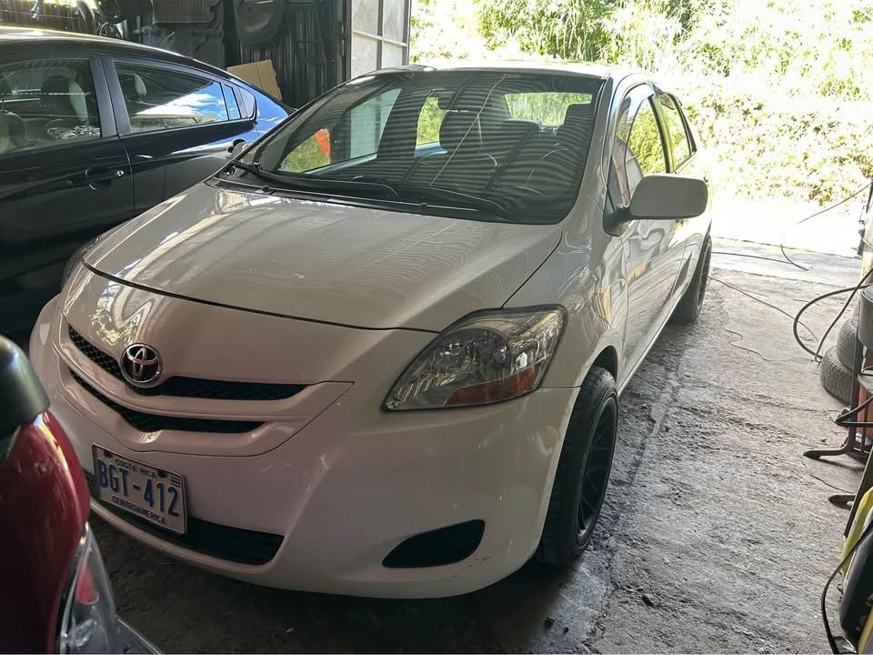 Toyota Yaris - Image 6