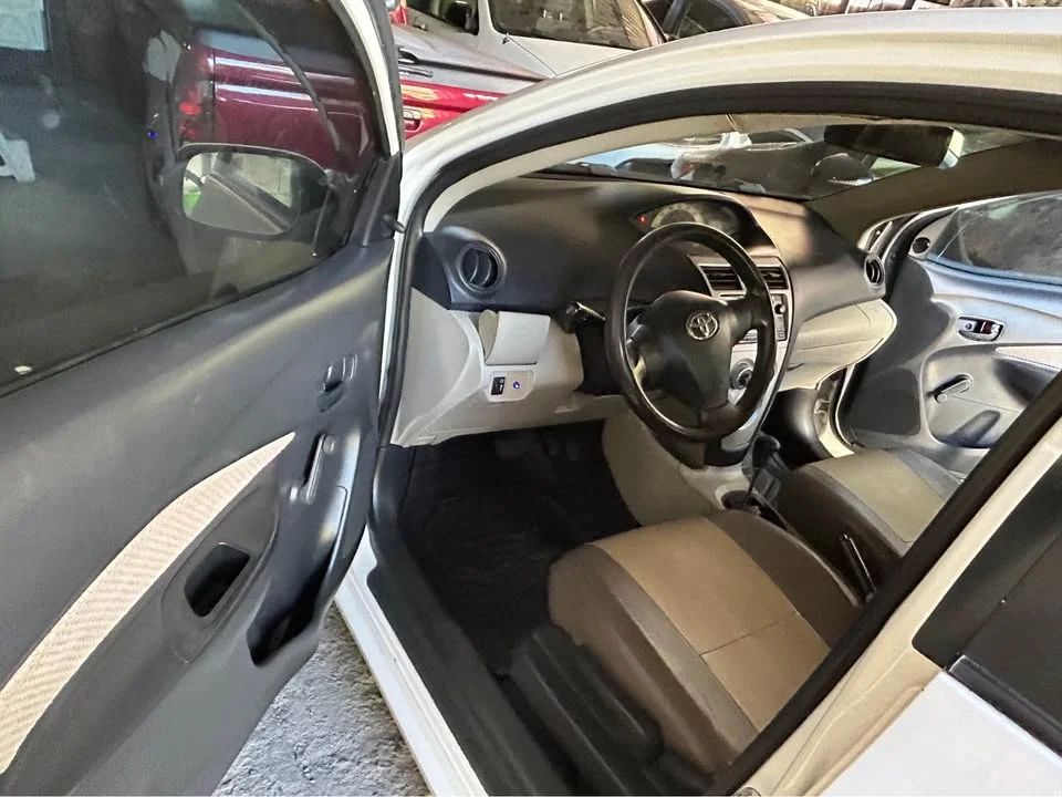 Toyota Yaris - Image 7