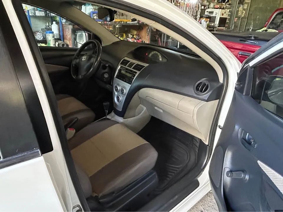 Toyota Yaris - Image 8