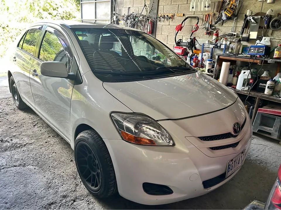 Toyota Yaris - Image 10