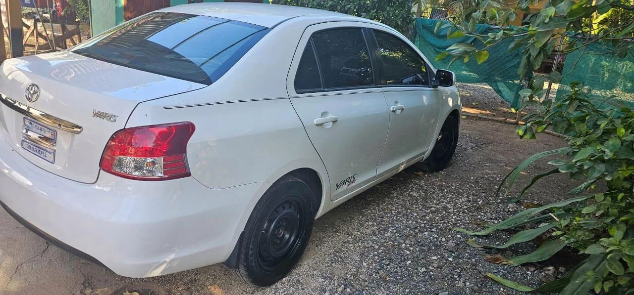 Toyota Yaris - Image 2