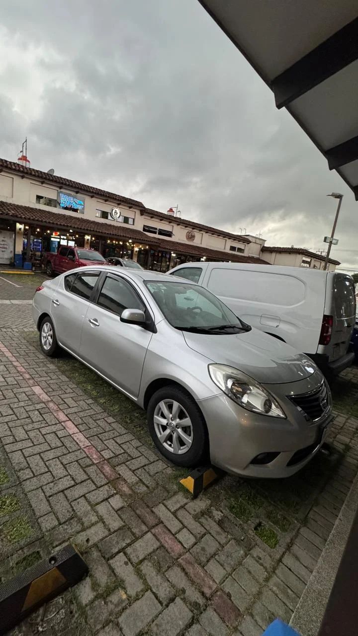 Nissan Versa - Image 1