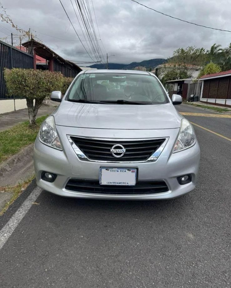 Nissan Versa - Image 3