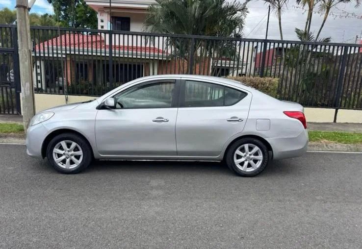 Nissan Versa - Image 4