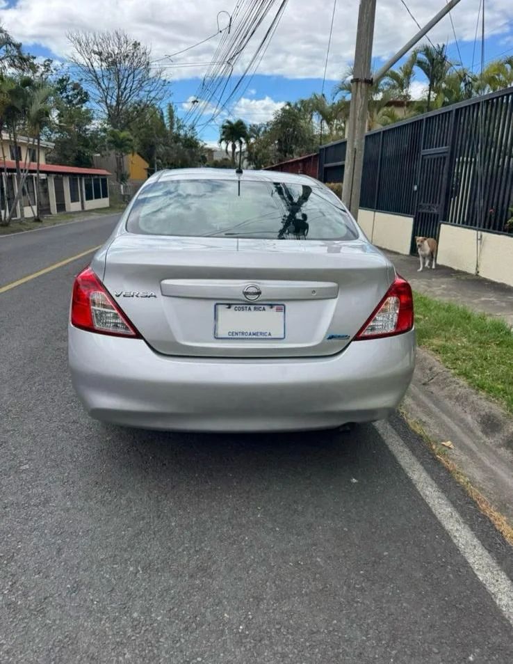 Nissan Versa - Image 5