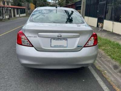 Nissan Versa - Image 5