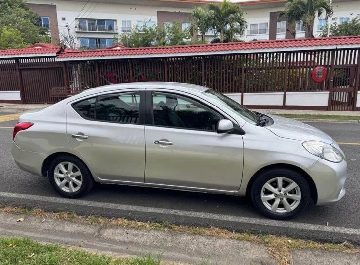 Nissan Versa - Image 6