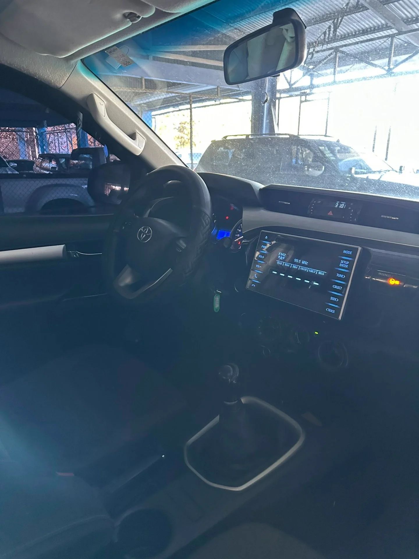 Toyota Hilux - Image 4