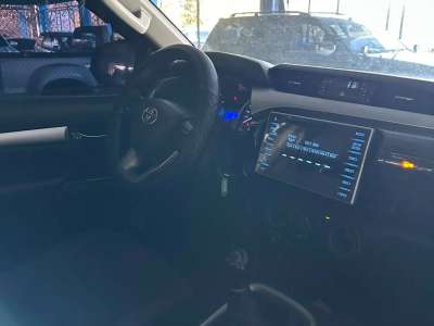 Toyota Hilux - Image 4