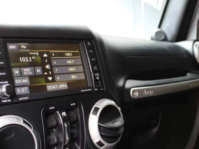 Jeep Wrangler Sahara Unlimited - Image 7