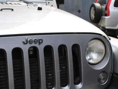 Jeep Wrangler Sahara Unlimited - Image 8