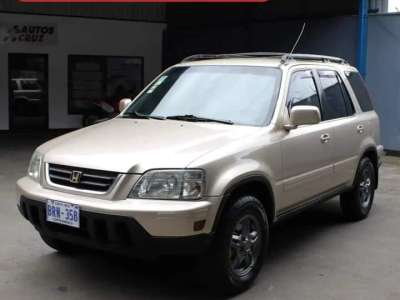 Honda CR-V - Image 1