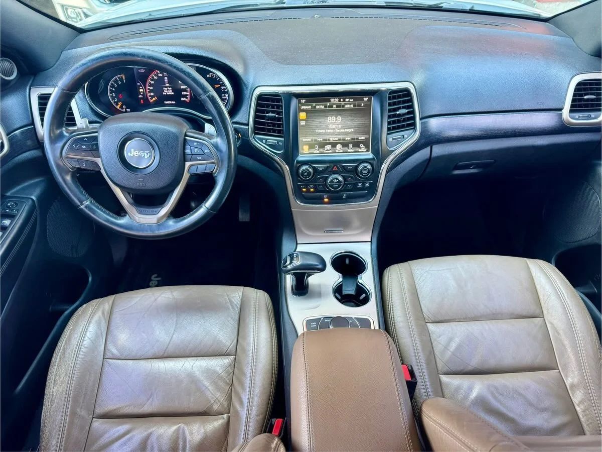 Jeep Grand Cherokee Laredo - Image 3