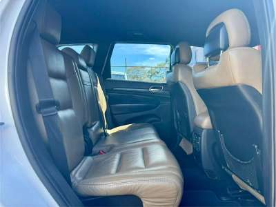 Jeep Grand Cherokee Laredo - Image 4