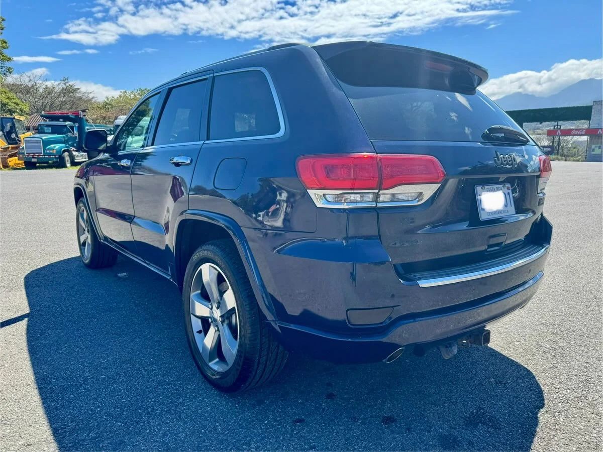 Jeep Grand Cherokee Overland - Image 3