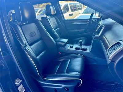 Jeep Grand Cherokee Overland - Image 4