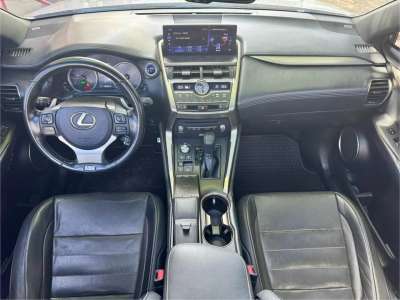 Lexus NX300H - Image 5