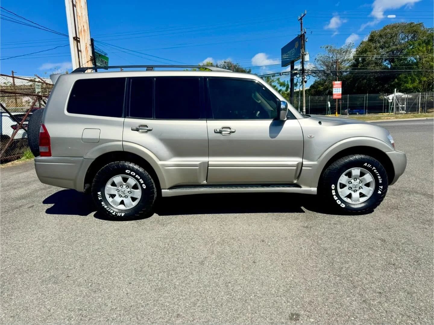 Mitsubishi Montero GLS - Image 3