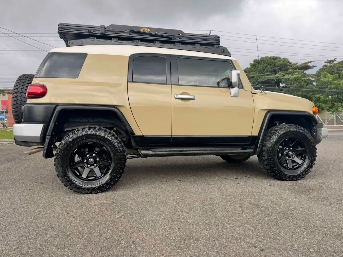 Toyota FJ Cruiser - Image 2
