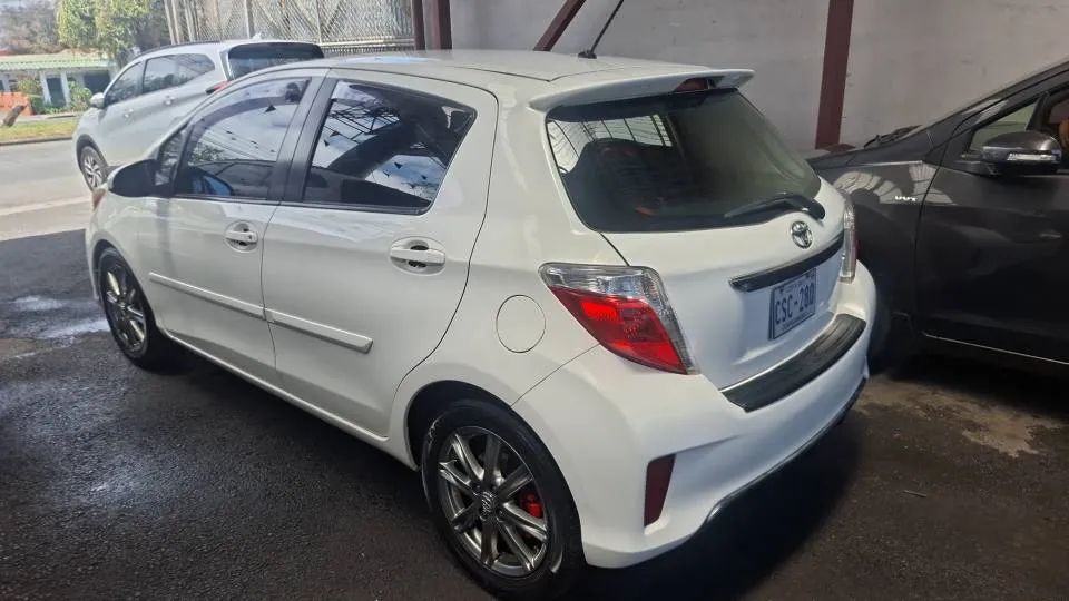 Toyota Yaris SE - Image 2