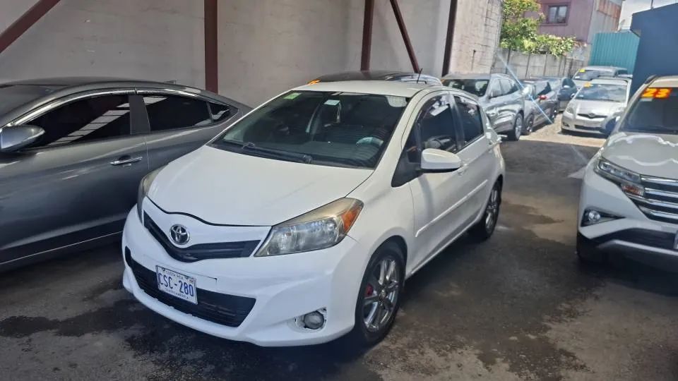 Toyota Yaris SE - Image 3